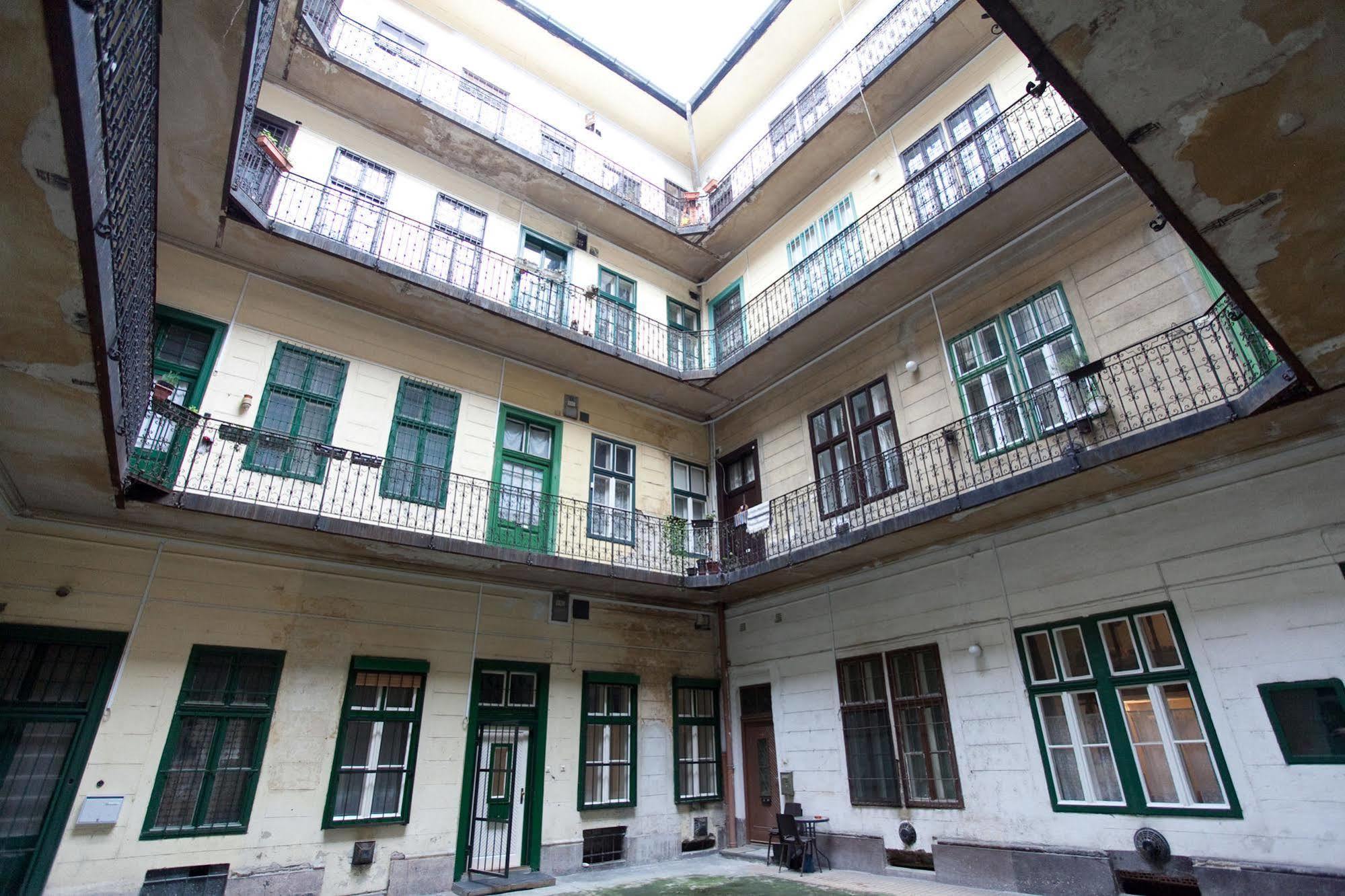 Budapest Easy Flat Opera Luaran gambar